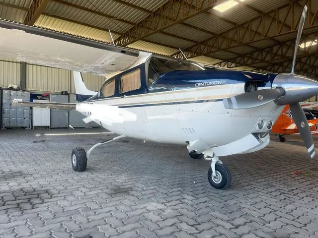 Cessna 210 C-210 Centurion 1982