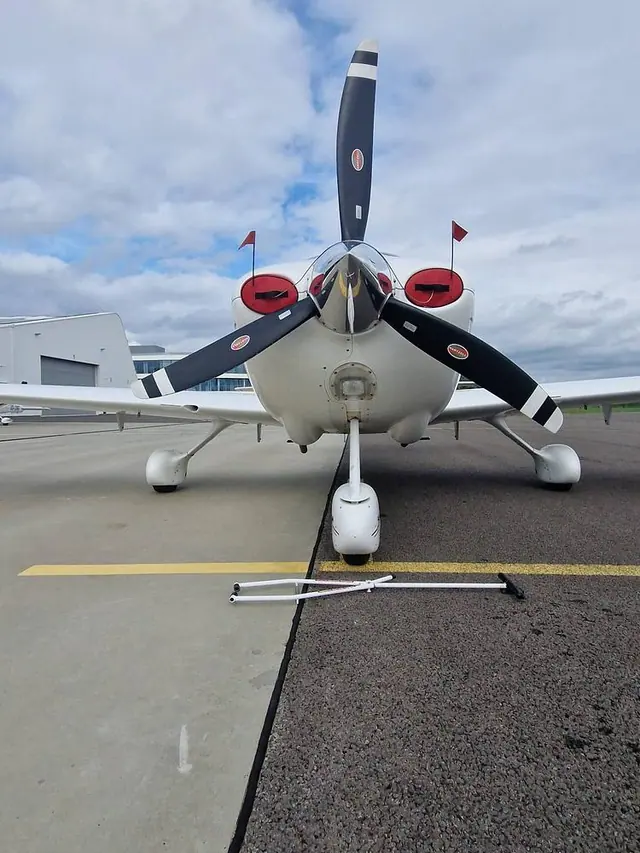2005 Cirrus SR20 G2