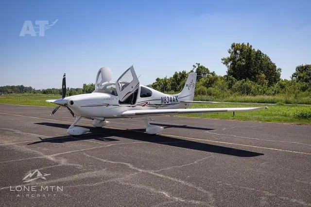 2005 Cirrus SR22-G2 (N834AK)