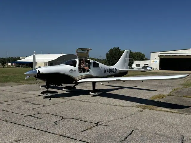 2005 Columbia LC41-550FG