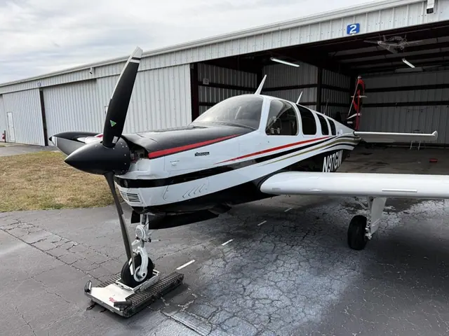 1977 Beechcraft A36 Bonanza