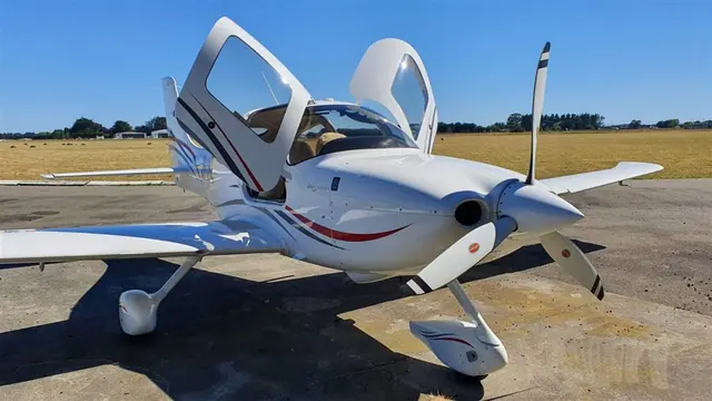 2004 Cirrus SR22