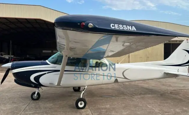 Cessna 172R Skyhawk – Year 1982 – 3,900 H.