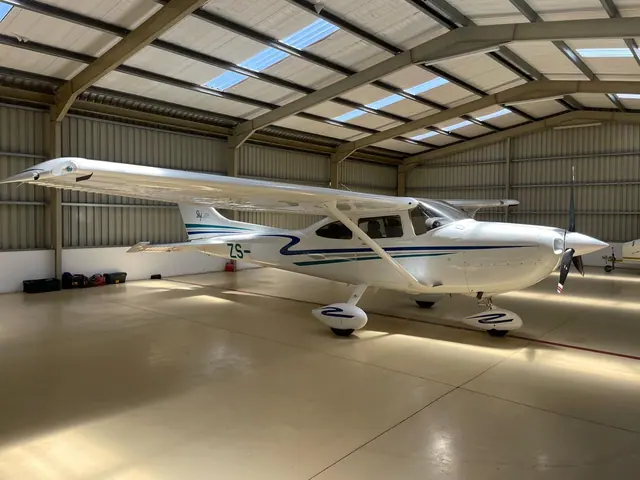 2002 Cessna 182t