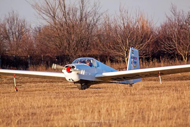 1960 Loravia Scheibe SF-25 Falke B