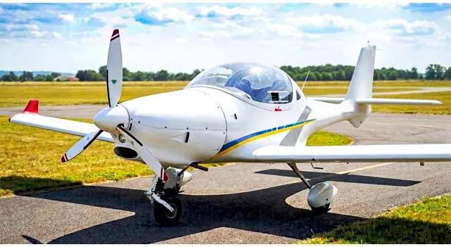 2005 Aquila AT01