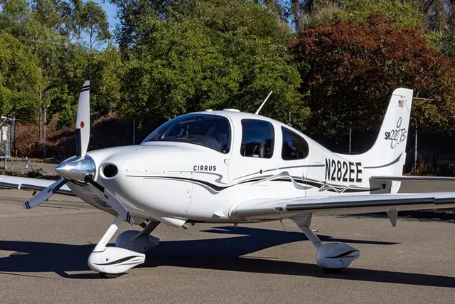 2005 Cirrus SR22-G2 (N282EE)