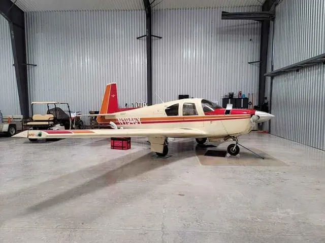 1964 Mooney M20E Super 21