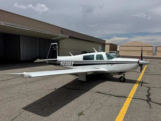 1979 Mooney M20K 305 Rocket