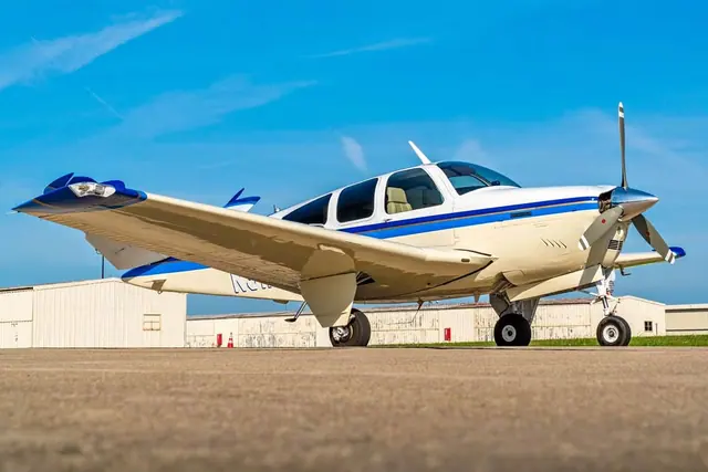 1970 Beechcraft V35B bonanza