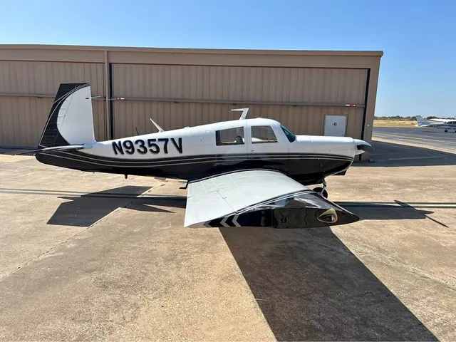 1969(70)Mooney M20C Ranger