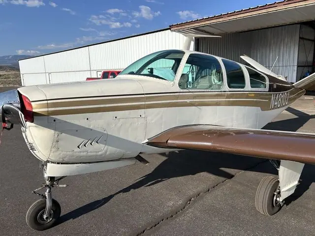 1966 Beechcraft V35 Bonanza