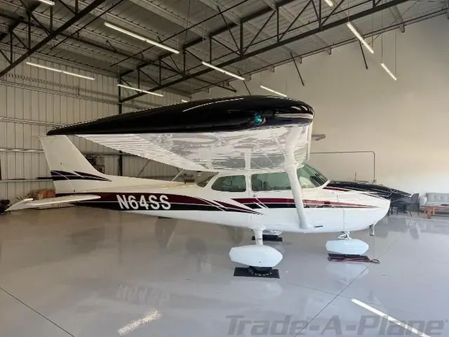 1975 Cessna 172M Skyhawk