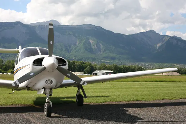 1985 Piper PA28RT-201T Turbo arrow IV