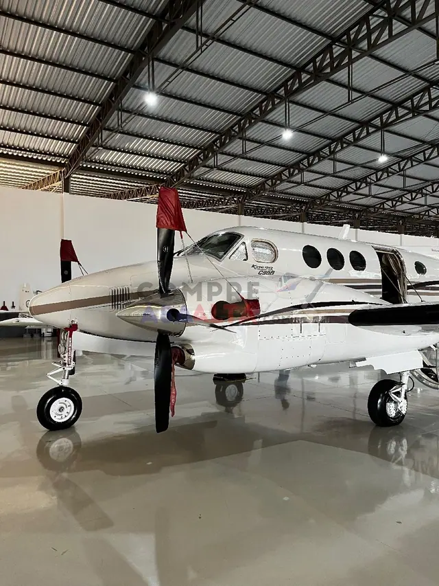 Beechcraft KNG Air C90B 1998