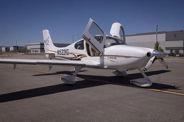 2004 Cirrus SR22-G2