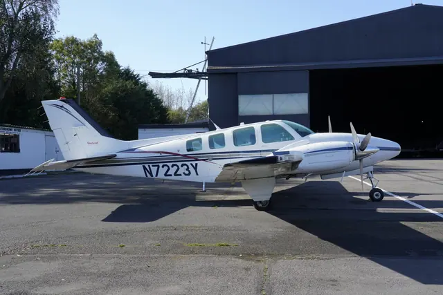 1985 Beechcraft 58 Baron, England, United Kingdom