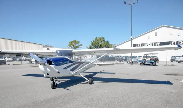 1983 Cessna 172P (Full Glass & Auto-Pilot)