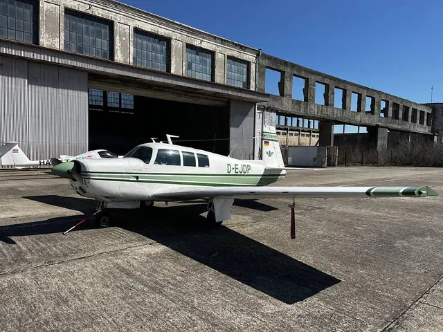 1976 Mooney M20F