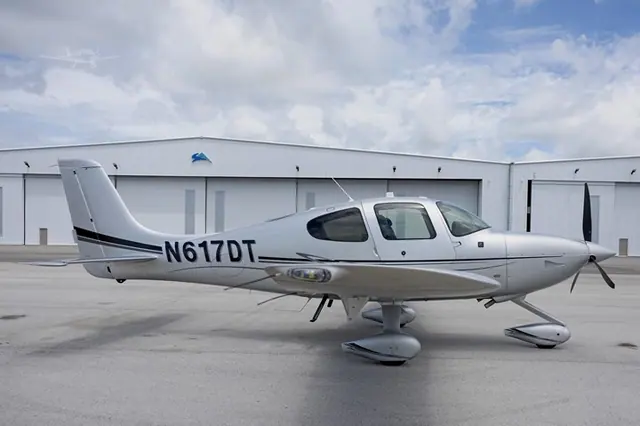 2015 Cirrus SR22-G5 (N617DT)
