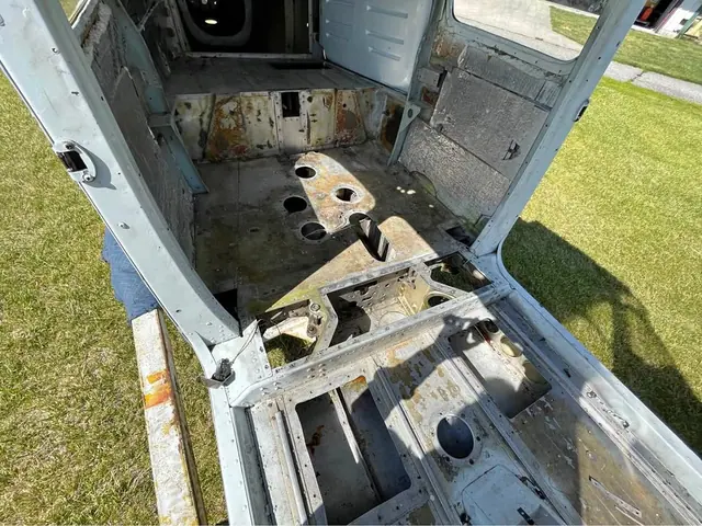 Cessna 210 fuselage