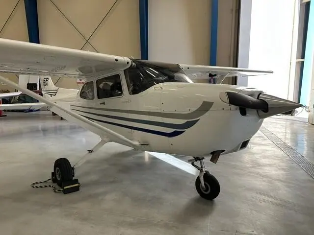 1999 Cessna 172S Skyhawk SP