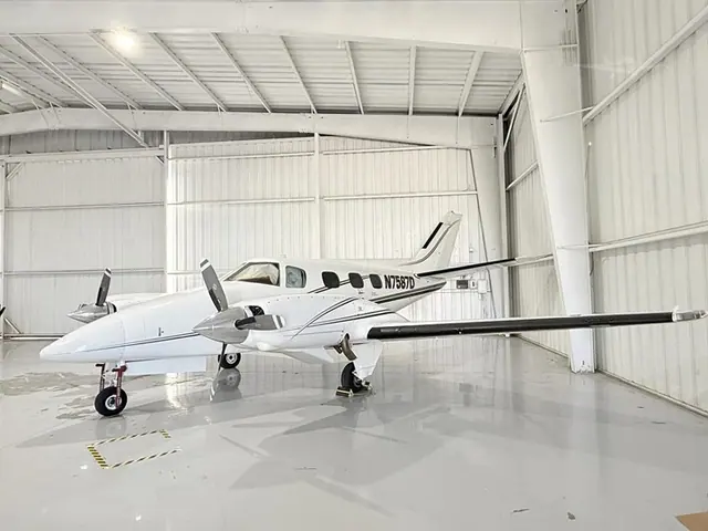 1971 Beechcraft A60 Duke