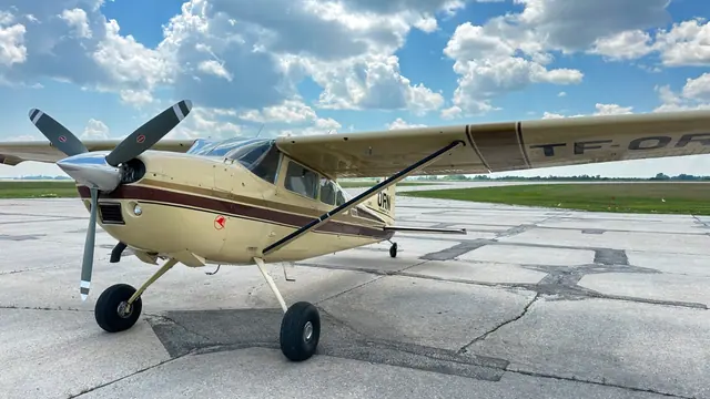 Cessna Cessa A185F