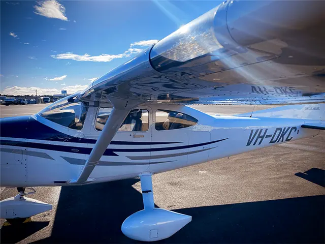 2006 Cessna 182 T - shared ownership in Moorabbin