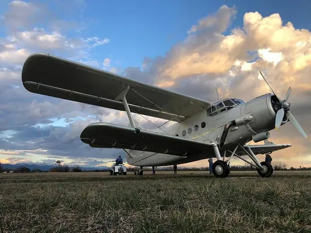 1989 Hongdu Antonov An-2