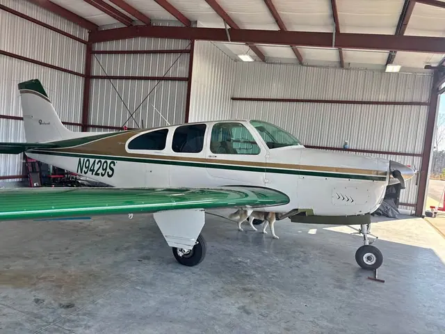 1966 Beechcraft Debonair/ Bonanza