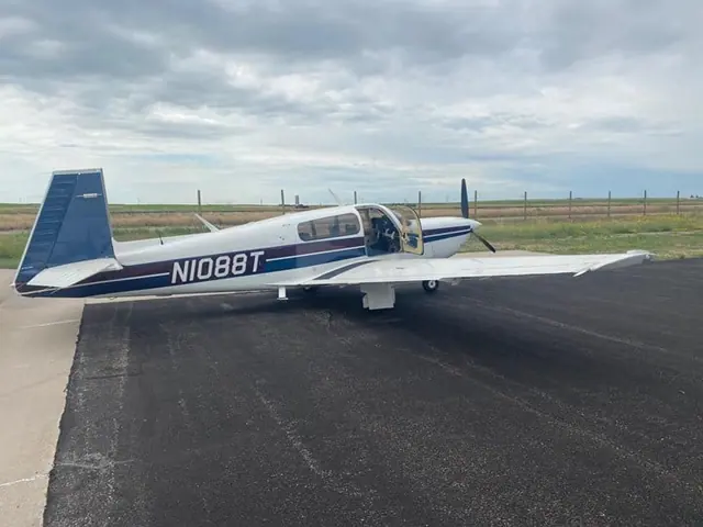 1990 Mooney M20M Bravo