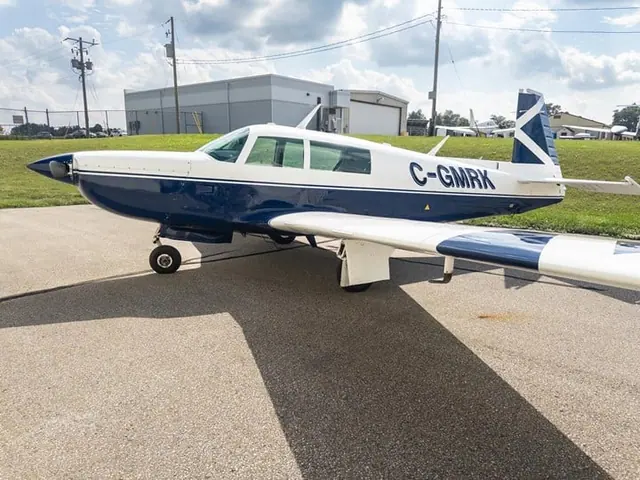 1980 Mooney M20K 231 (C-GMRK)