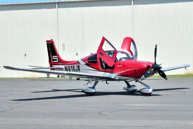 2017 Cirrus Design SR22T G6 GTS