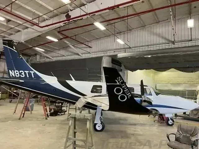 1979 Aerostar Superstar 700