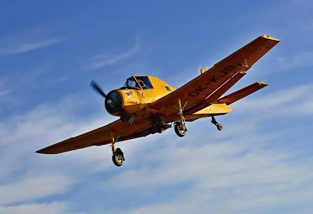 1980 Zlin Z-37 Cmel k