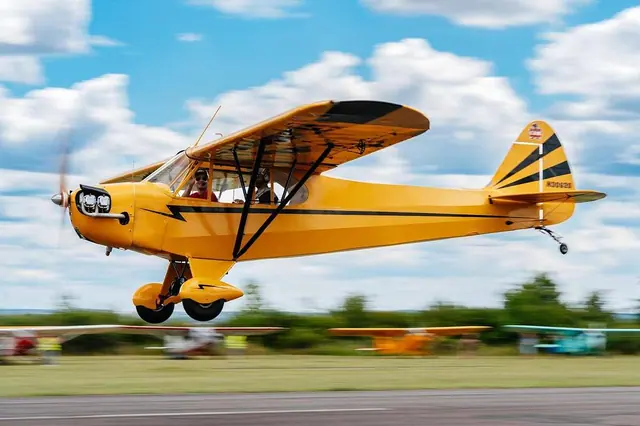 1940 Piper J-3 Cub Clipwing