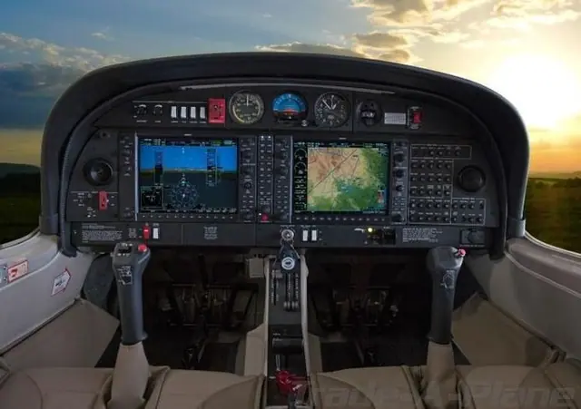 2025 Diamond DA40 XLT