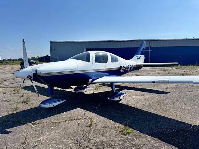 2000 Lancair Columbia 300 LC40