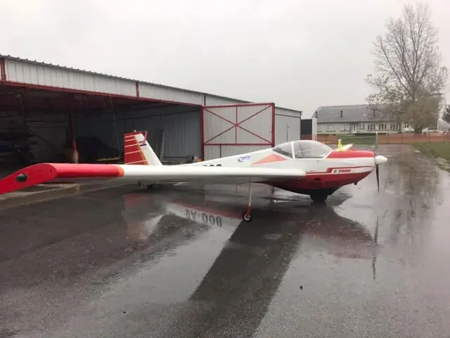 1994 1986 Scheibe SF-25C Falke 2000