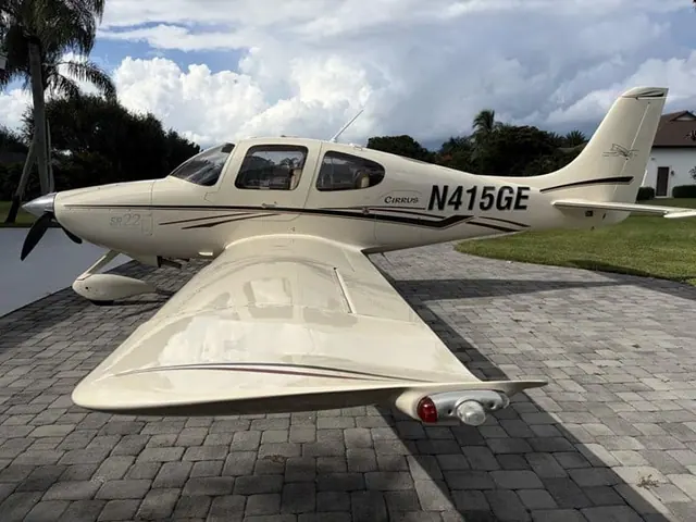 2003 Cirrus SR22