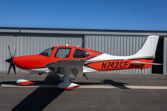 2025 Cirrus SR22T-G7 + GTS (N742CF)