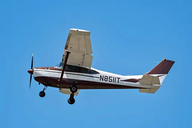 1960 Cessna 182