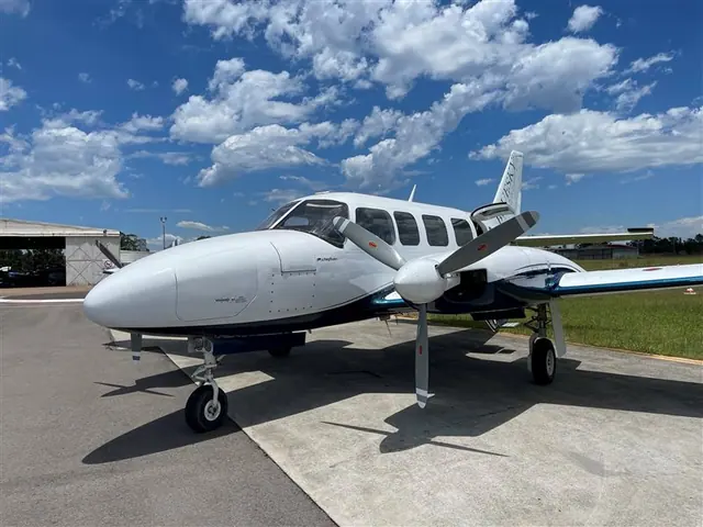 1974 Piper Chieftain (VH-MKC)