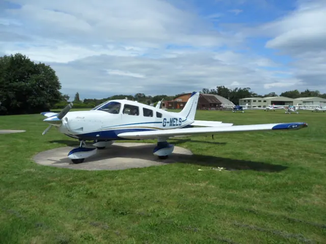 2006 Piper Archer III, England, United Kingdom