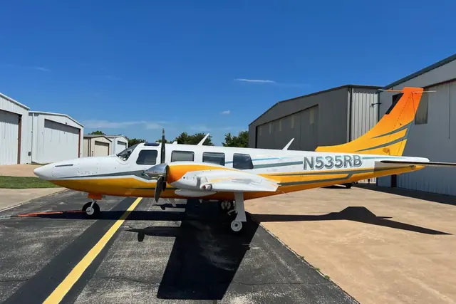 1981 Aerostar 602P