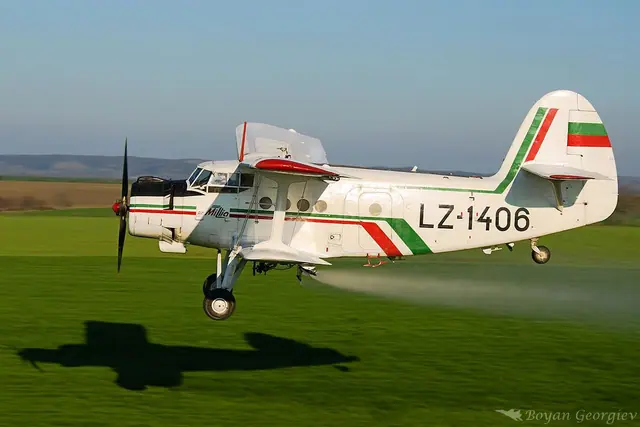 1981 Hongdu Antonov An-2