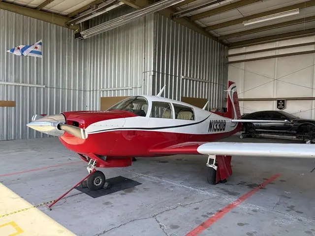 1982 Mooney M20J 201