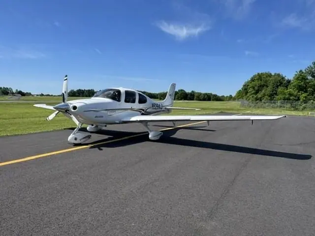 2004 Cirrus SR22-G2 GTS