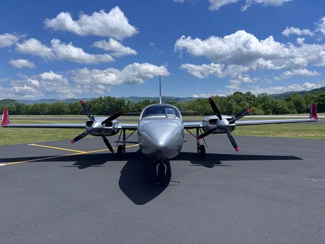 1984 Aerostar 700P